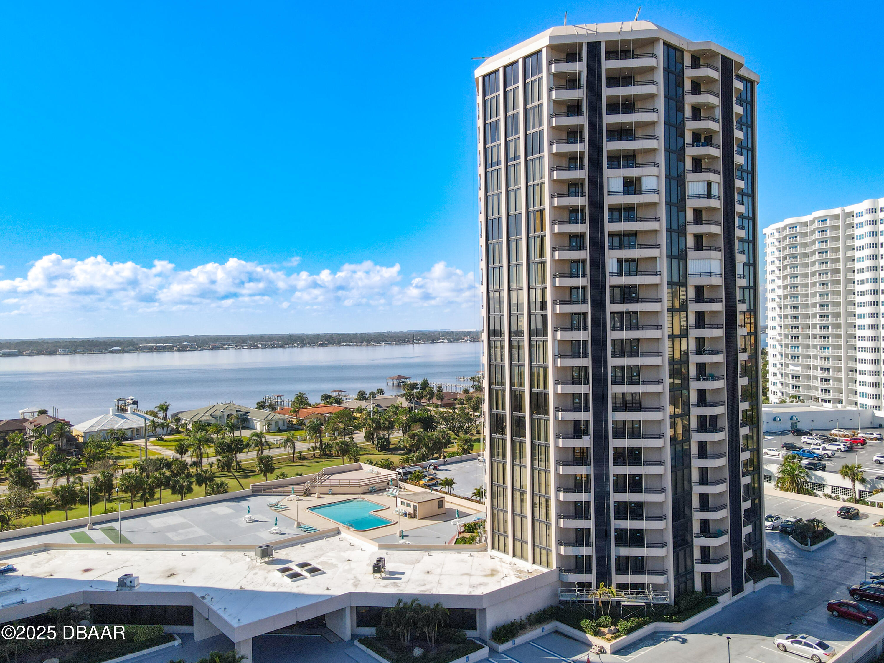 1 Oceans West Boulevard 2A1