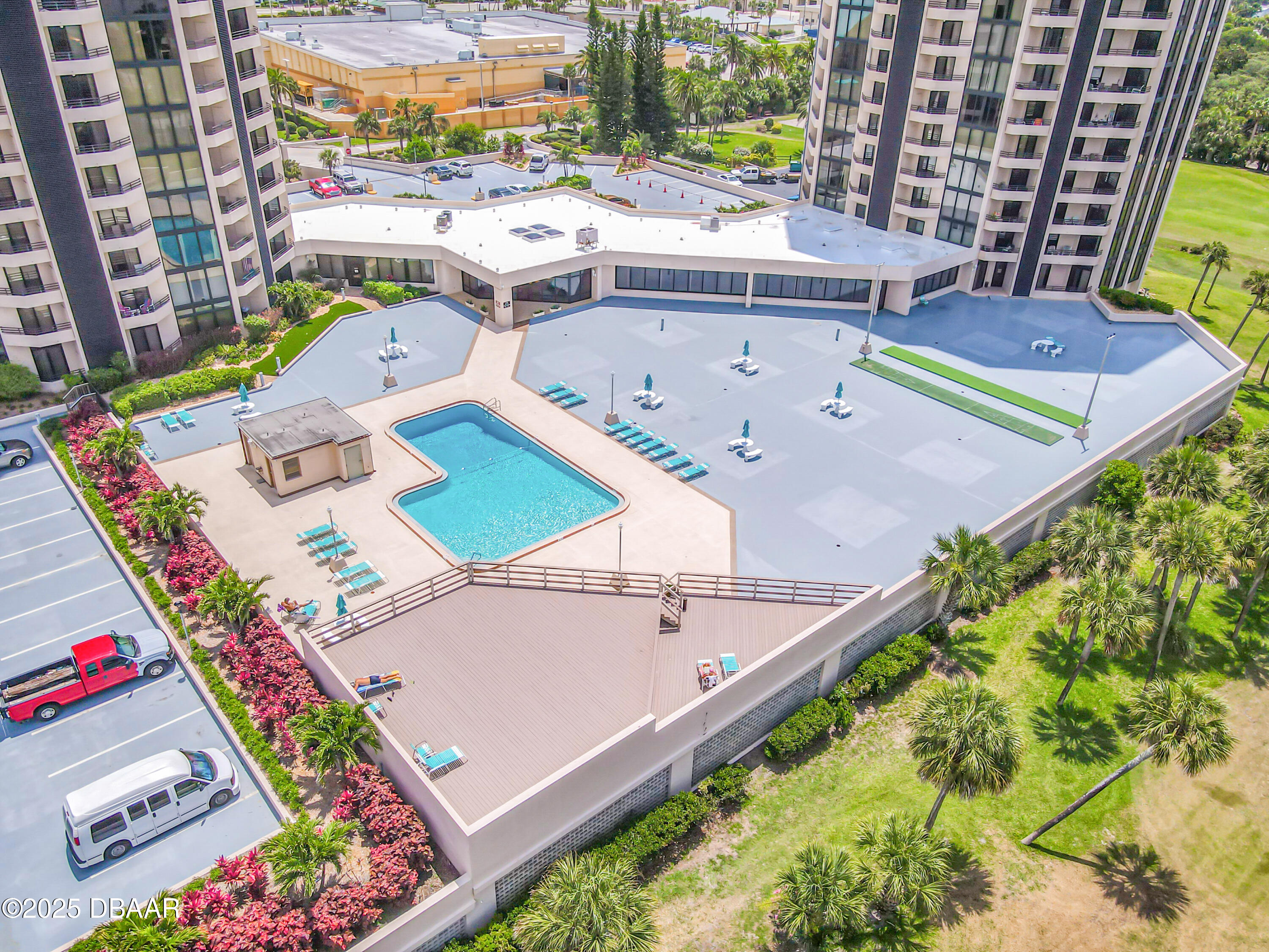 1 Oceans West Boulevard 2A1