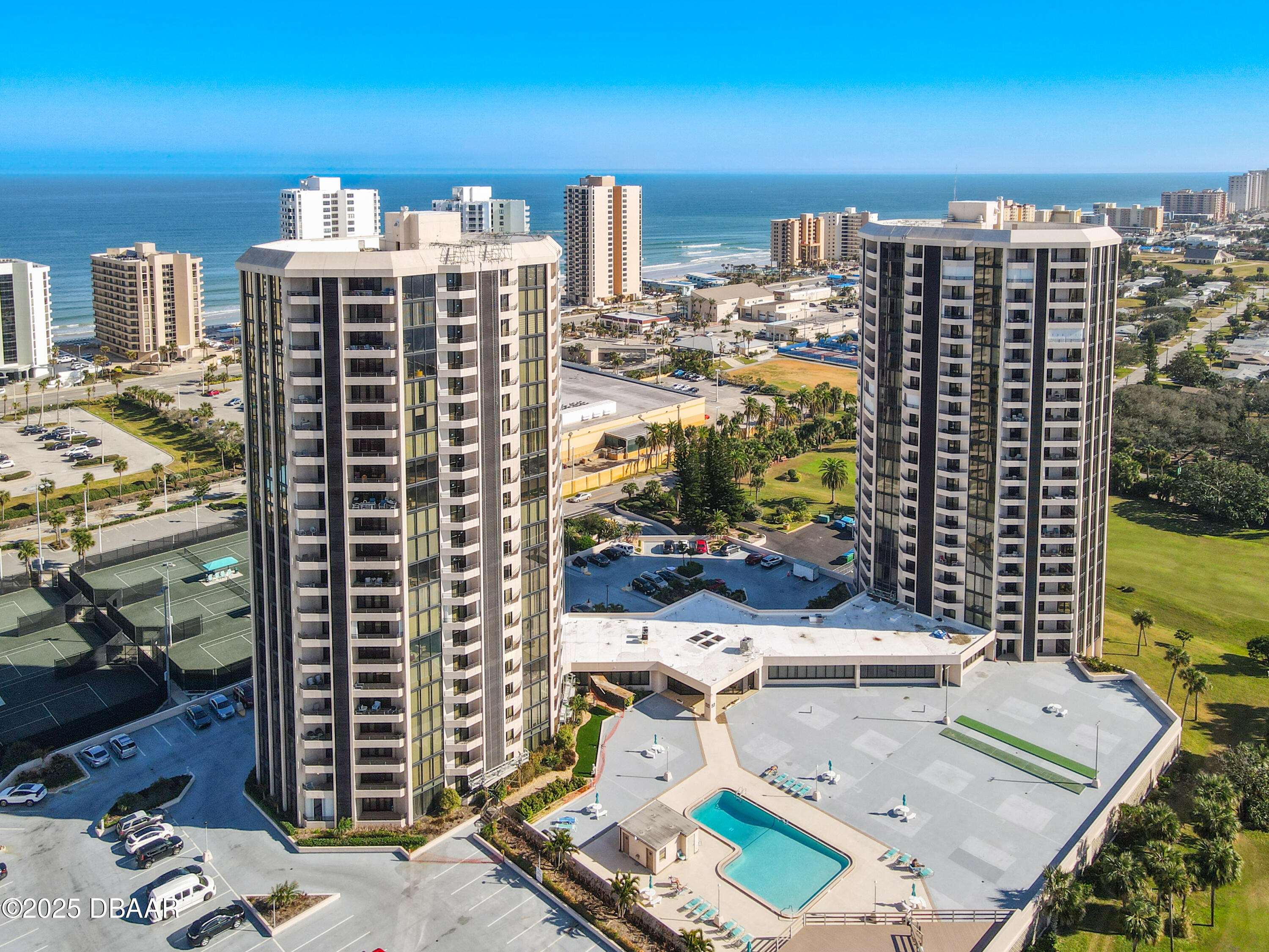 1 Oceans West Boulevard 2A1
