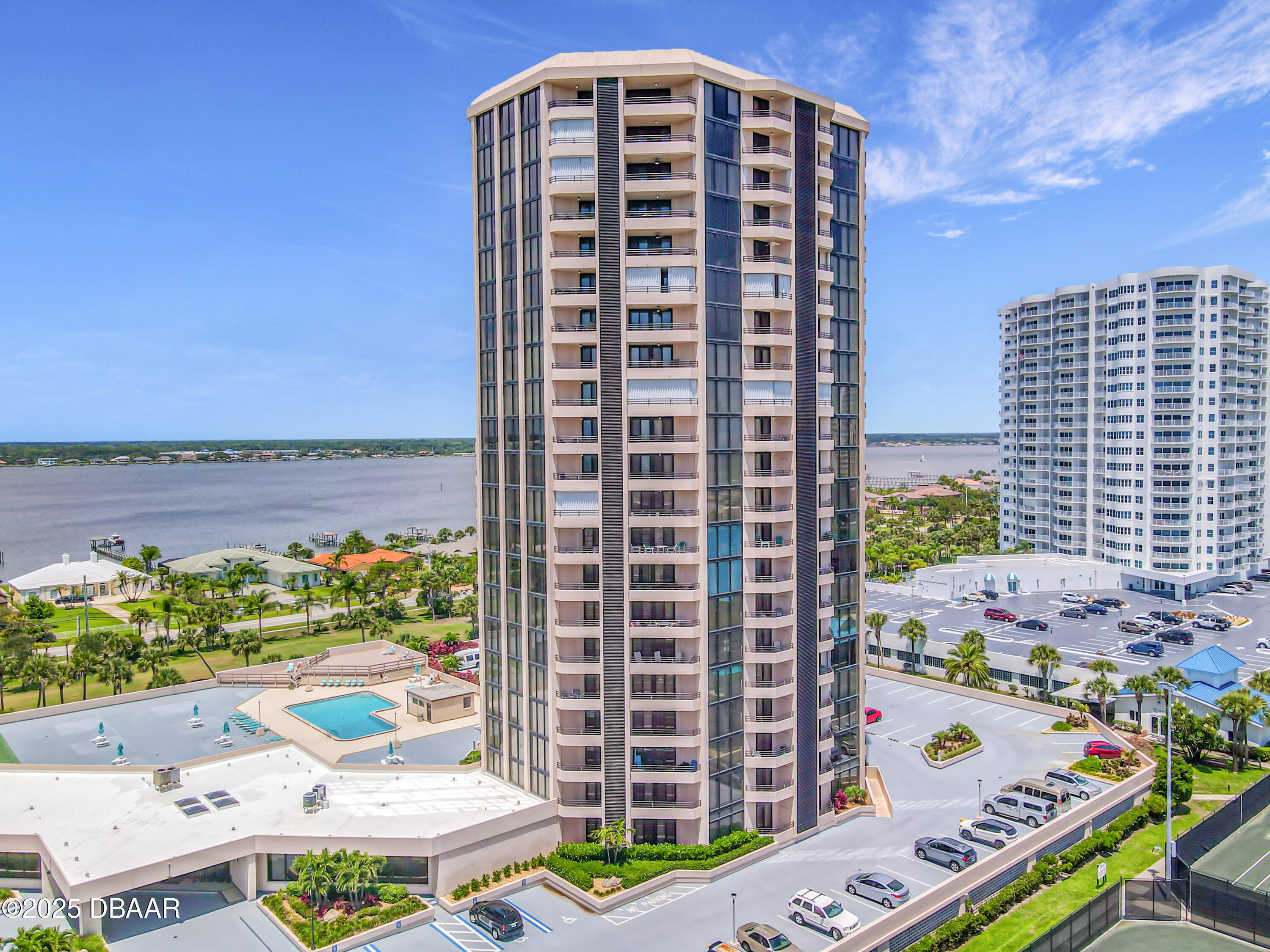 1 Oceans West Boulevard 2A1
