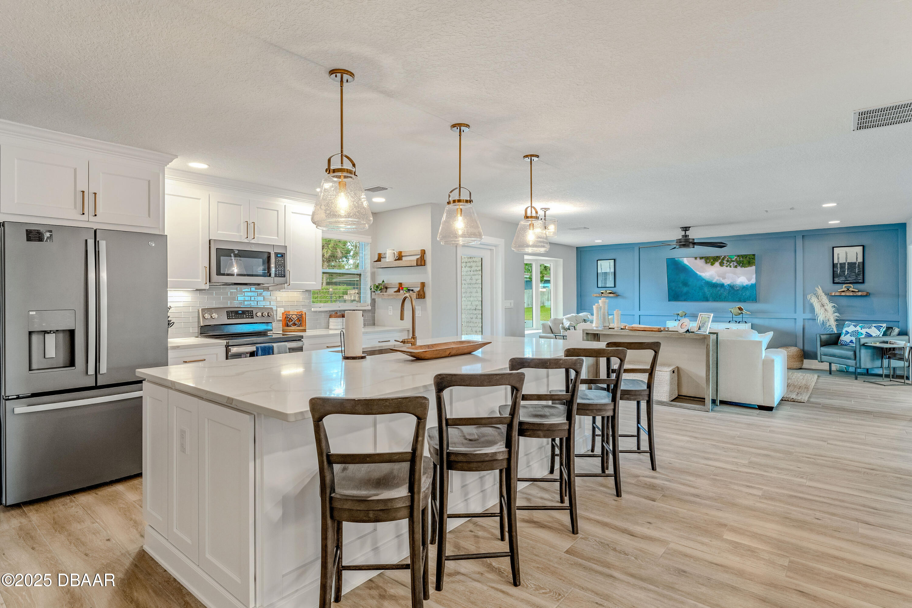 716 Palm Circle Drive