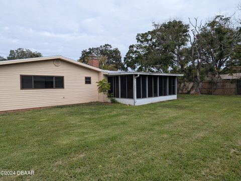 A home in South Daytona