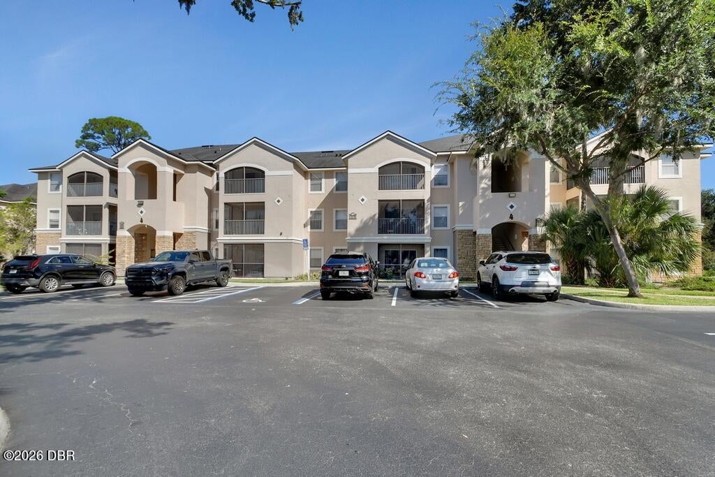 940 Village Trail
