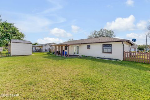 A home in South Daytona