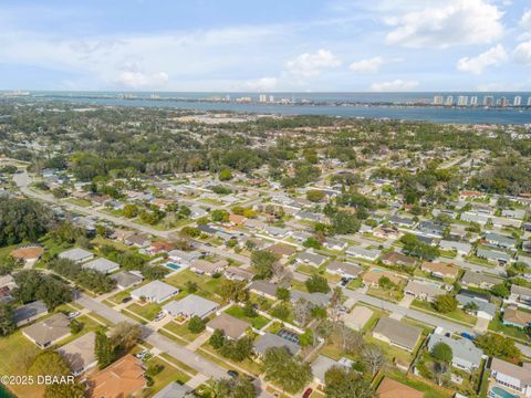 A home in South Daytona