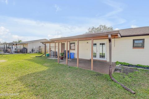 A home in South Daytona