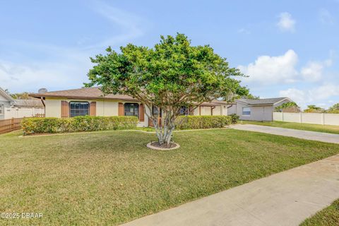 A home in South Daytona