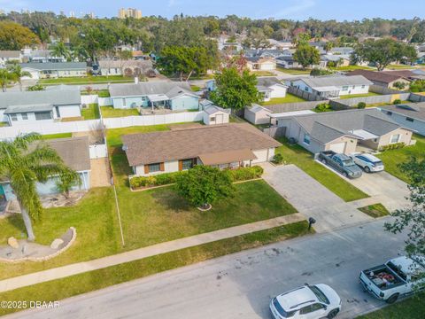 A home in South Daytona