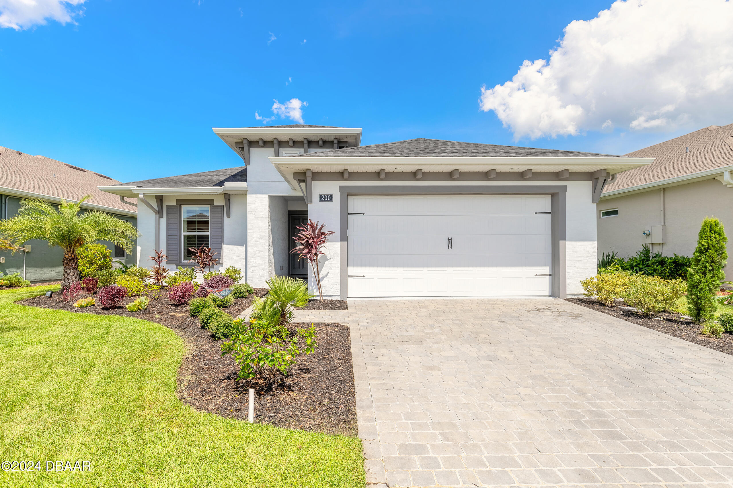 200 Mosaic Blvd