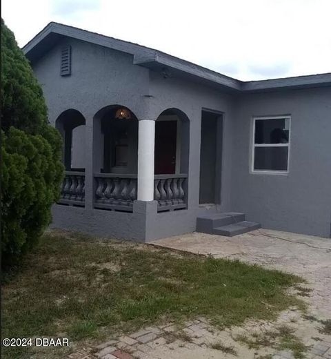 A home in Lake Wales