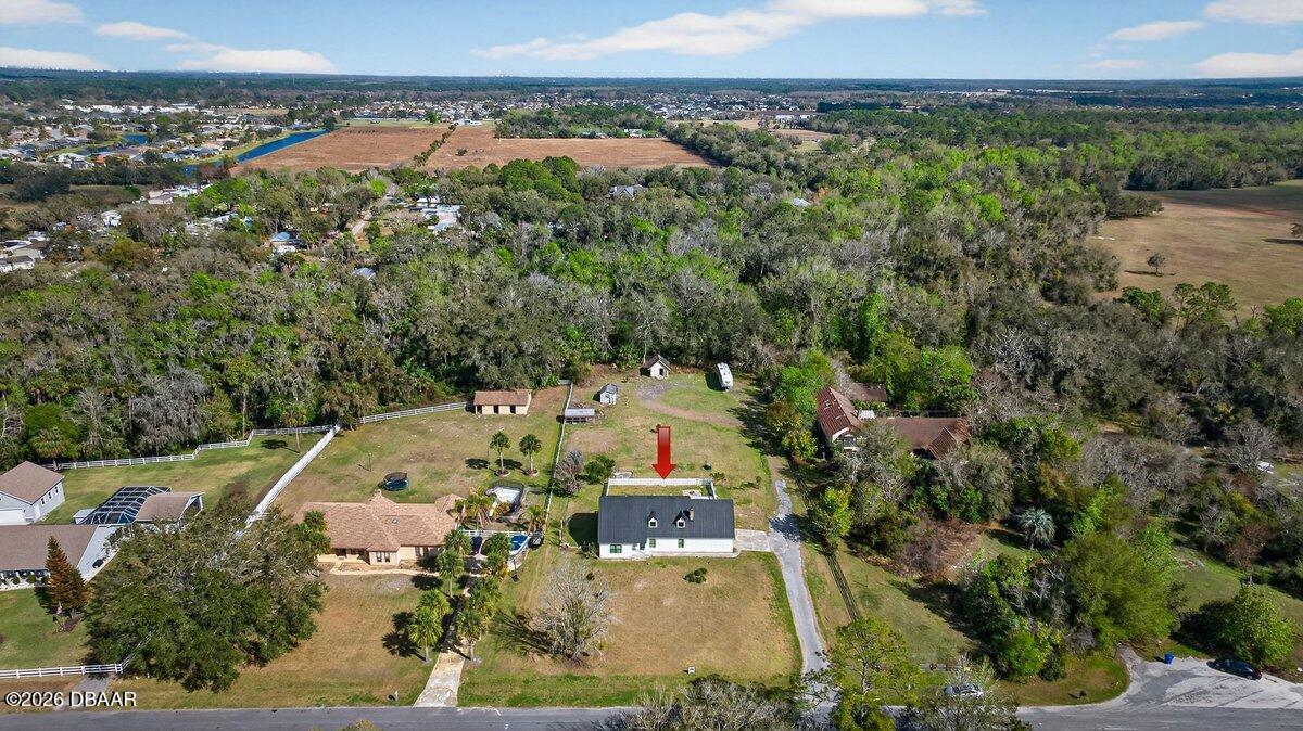 425 Country Circle Drive E