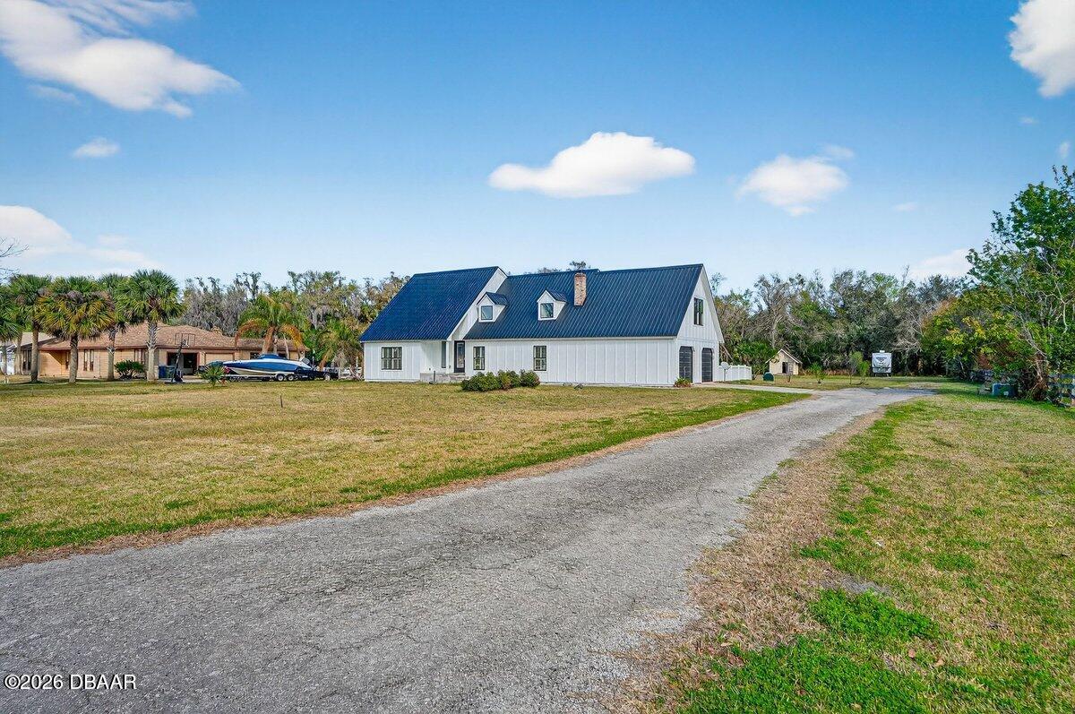 425 Country Circle Drive E