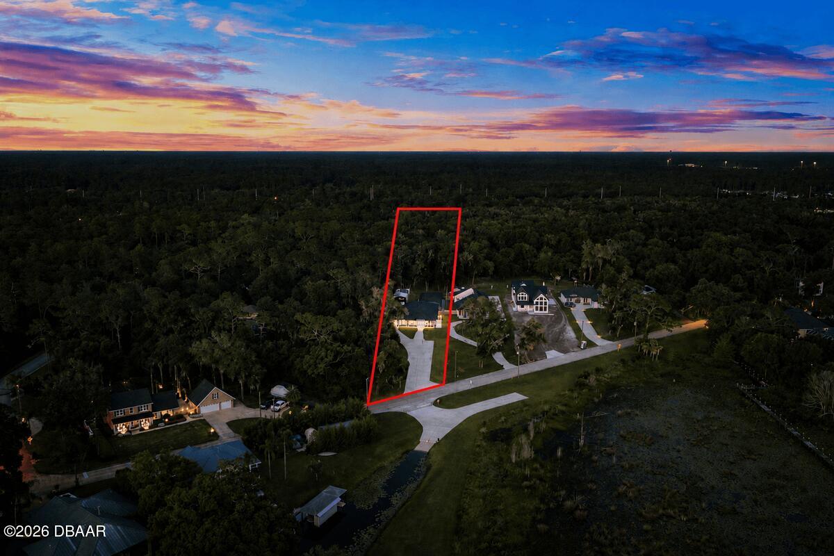 590 W Lake Winnemissett Drive