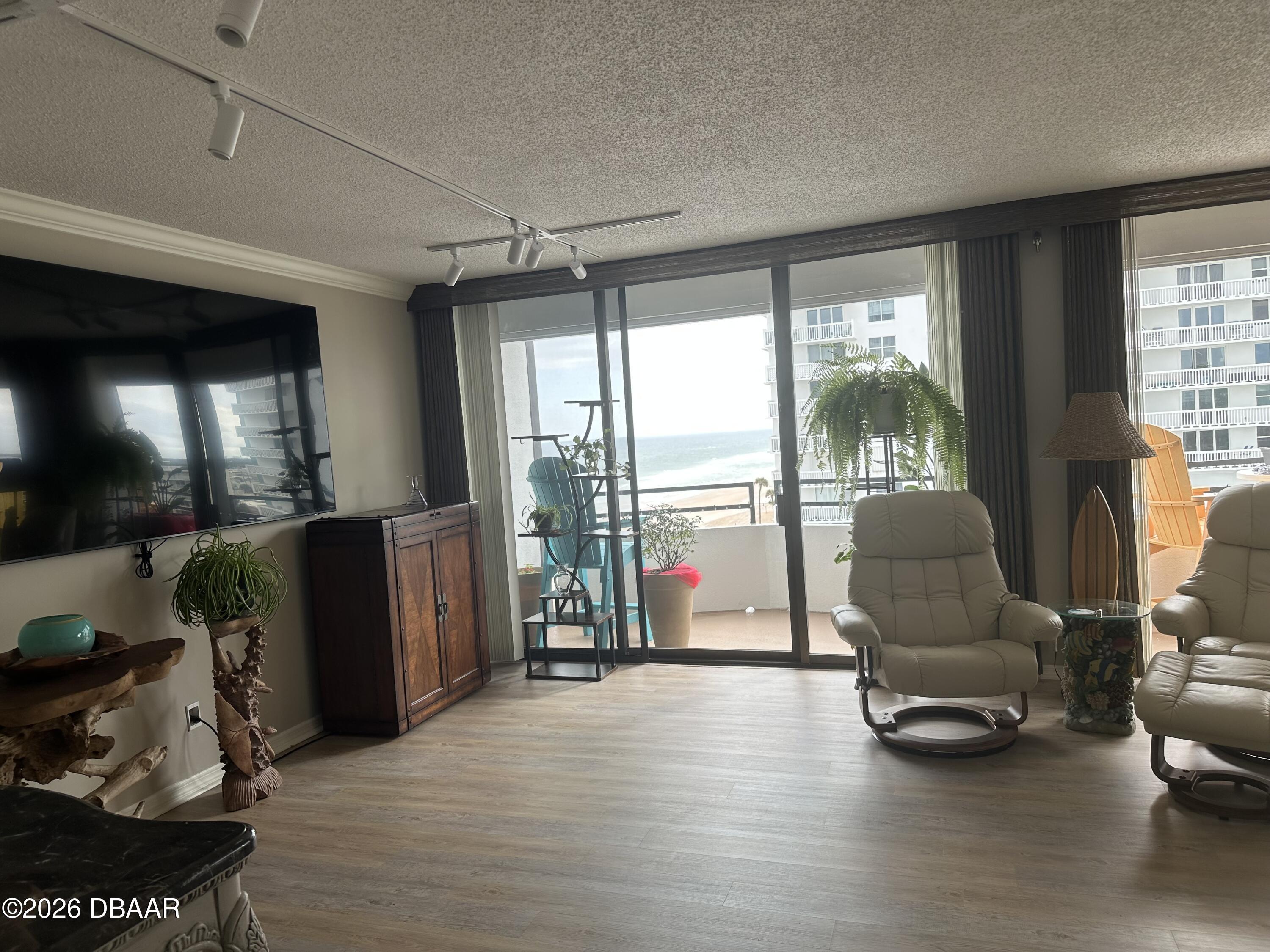 2828 N Atlantic Avenue