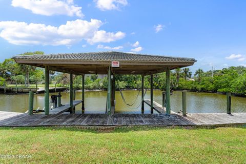 A home in South Daytona