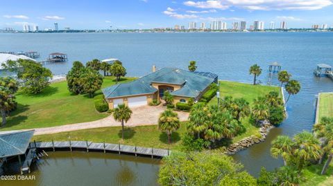 A home in South Daytona