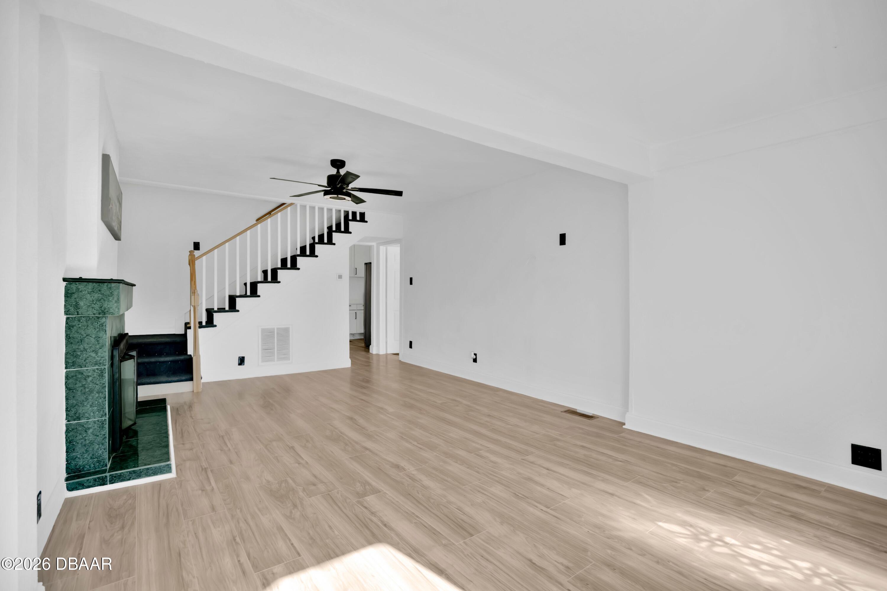 207 S Oleander Avenue