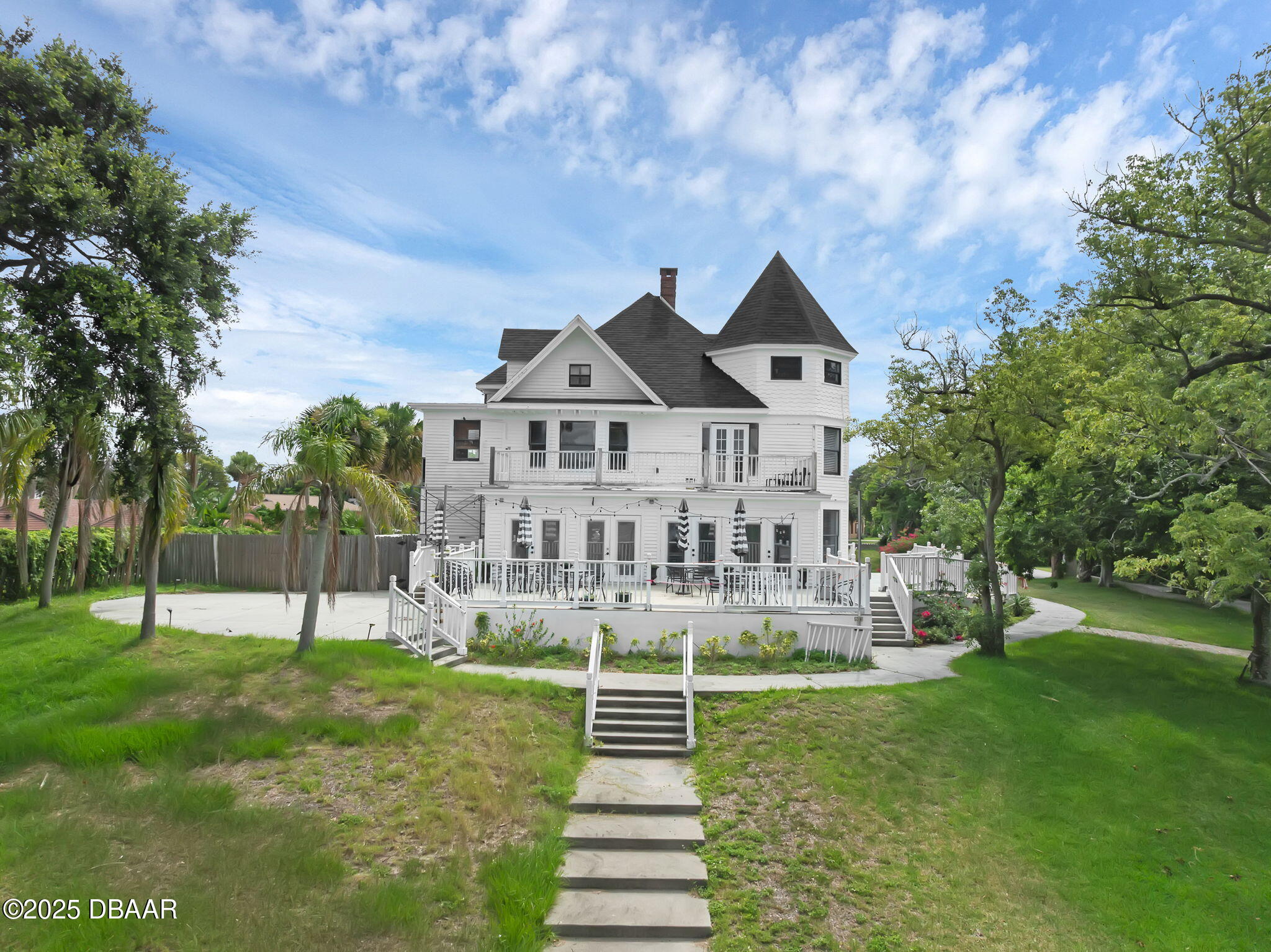 1000 S PENINSULA Drive