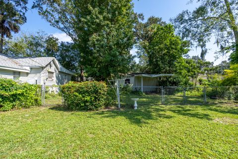 A home in Holly Hill