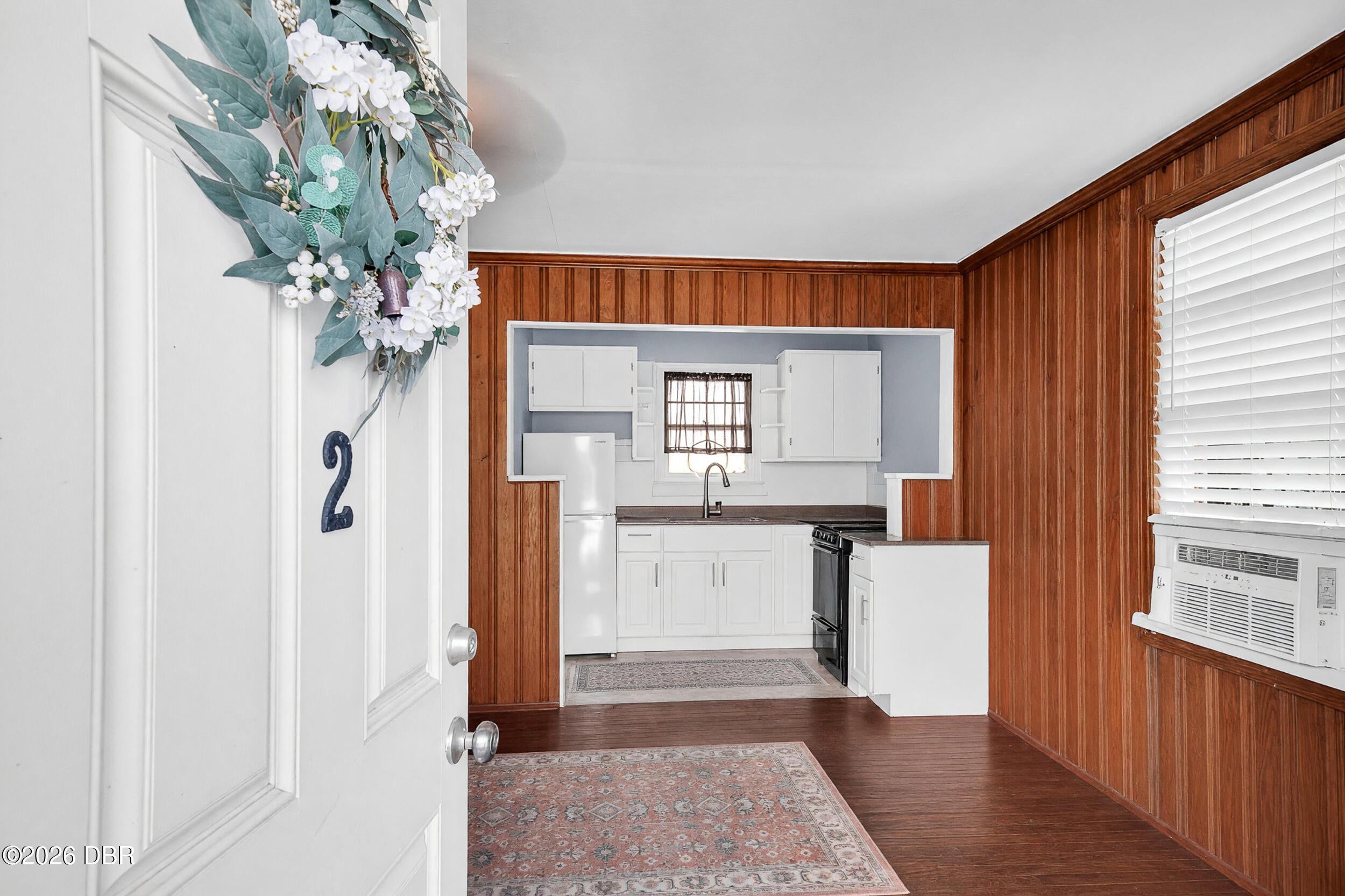 311-313 N Oleander Avenue