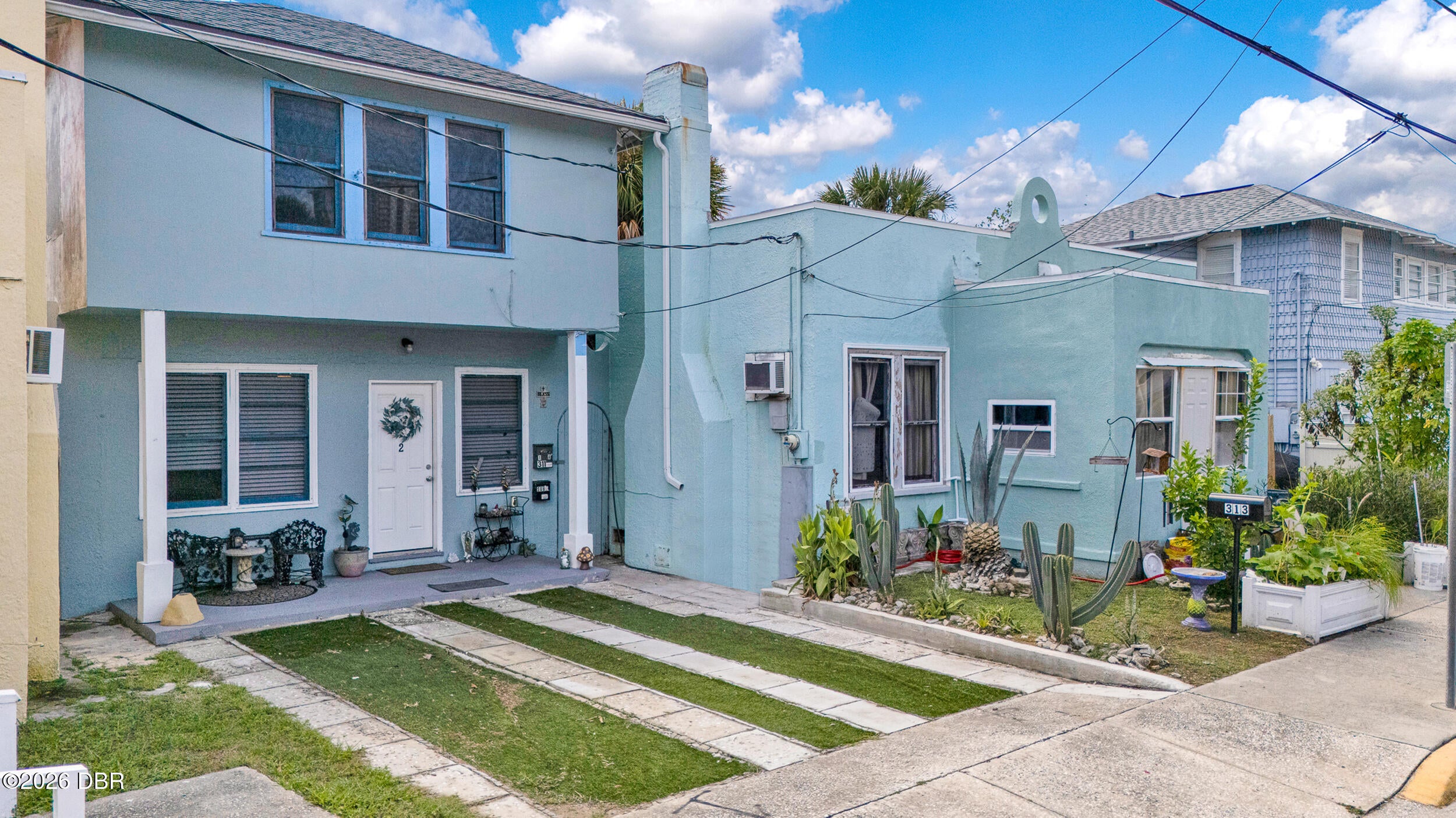 311-313 N Oleander Avenue
