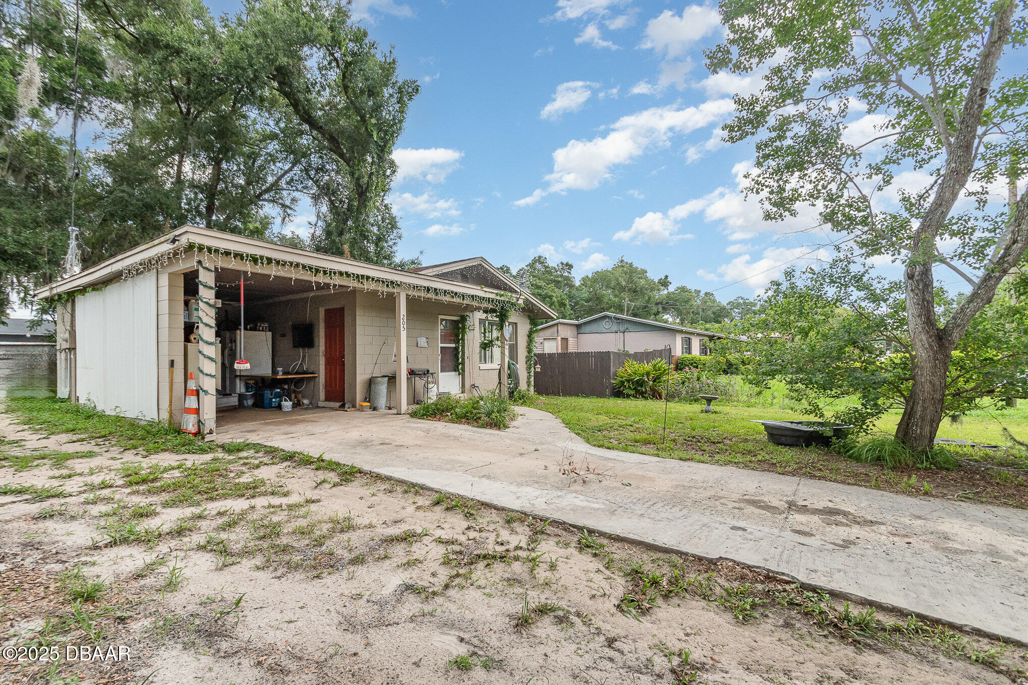 205 W Division Street