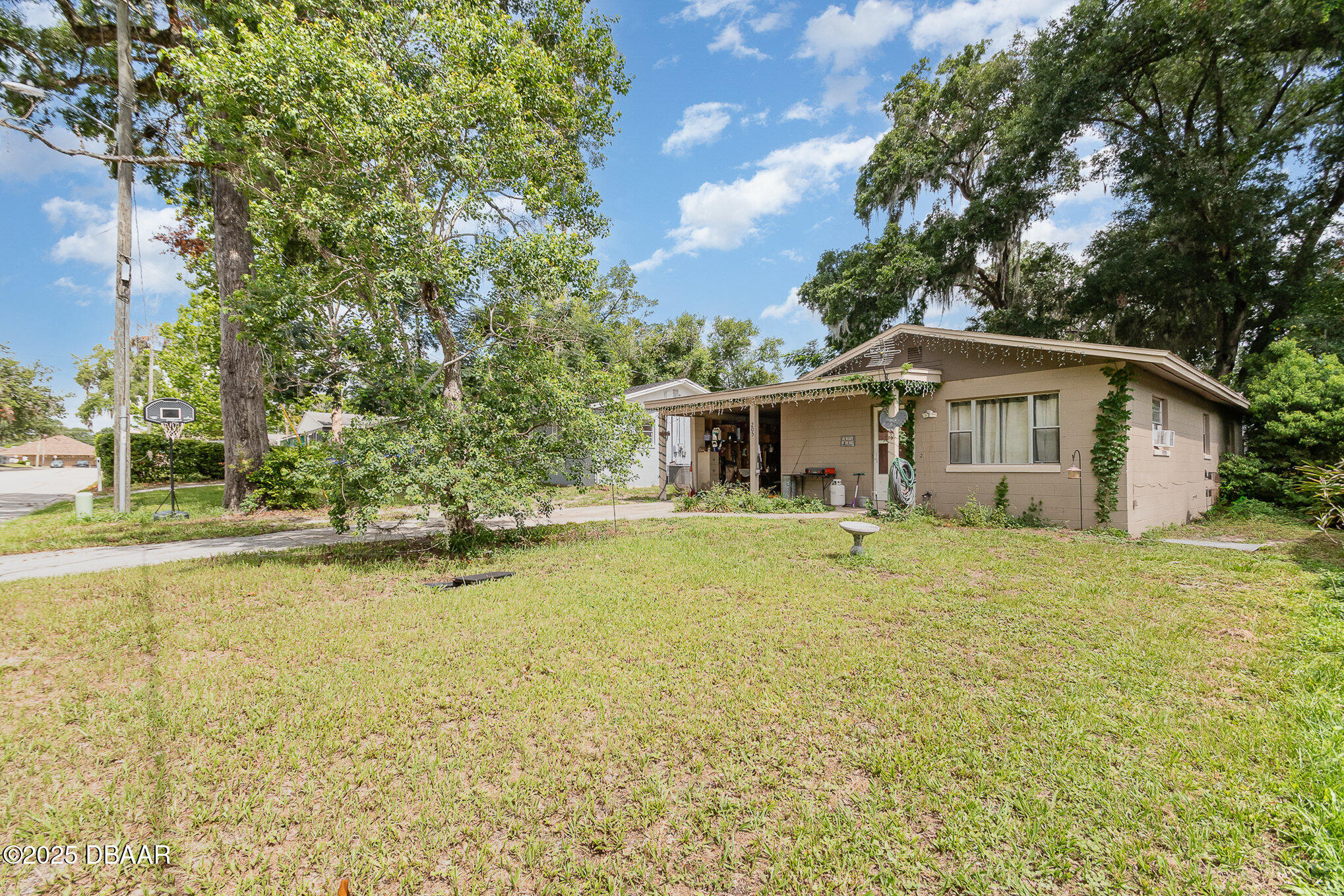 205 W Division Street