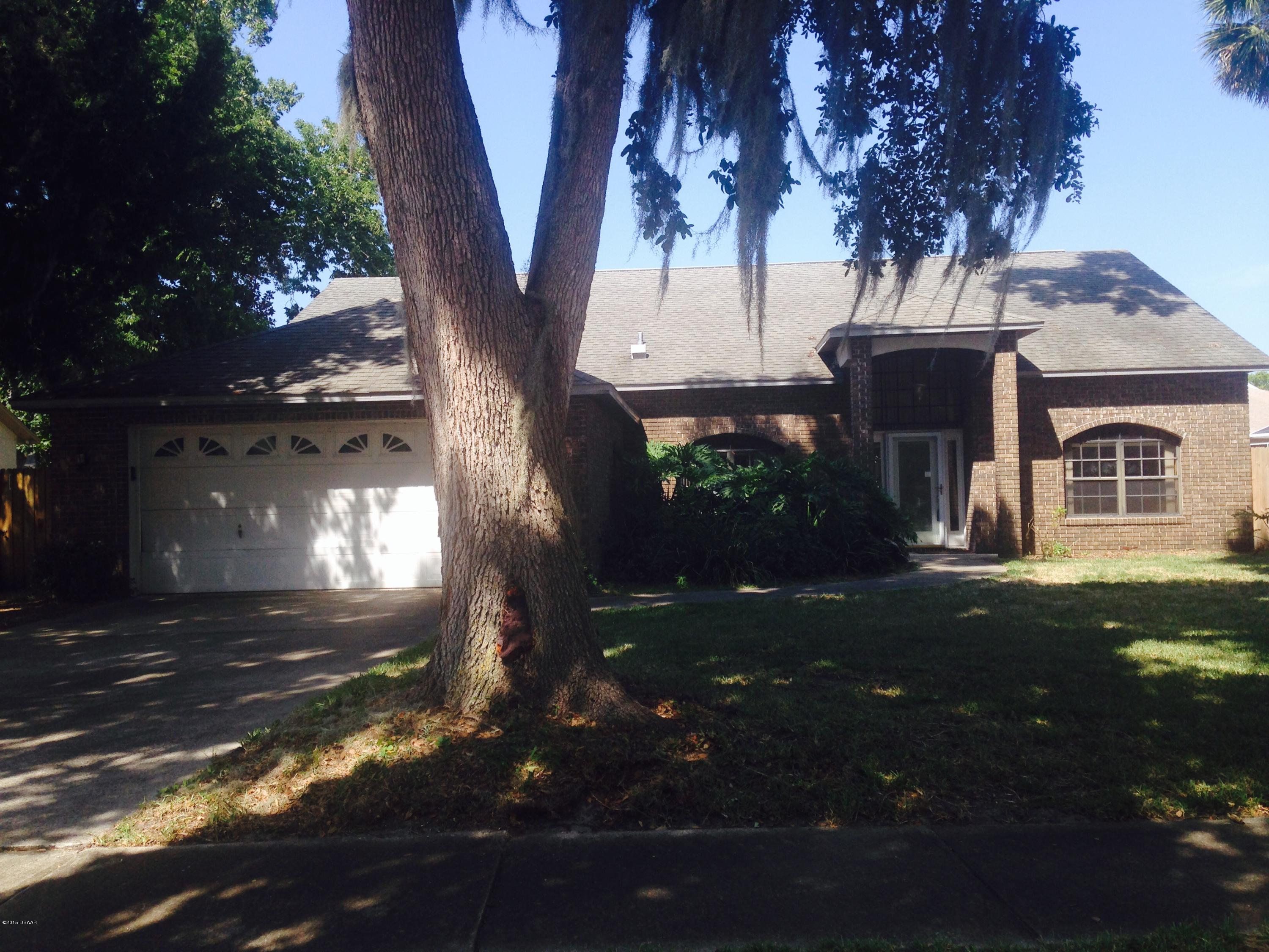 Photo 1 of 16 — 3413 COUNTRY MANOR Drive, South Daytona, FL 32119