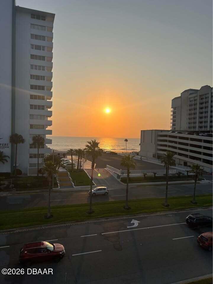 2727 N Atlantic Avenue