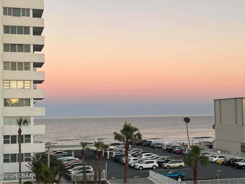 2727 N Atlantic Avenue