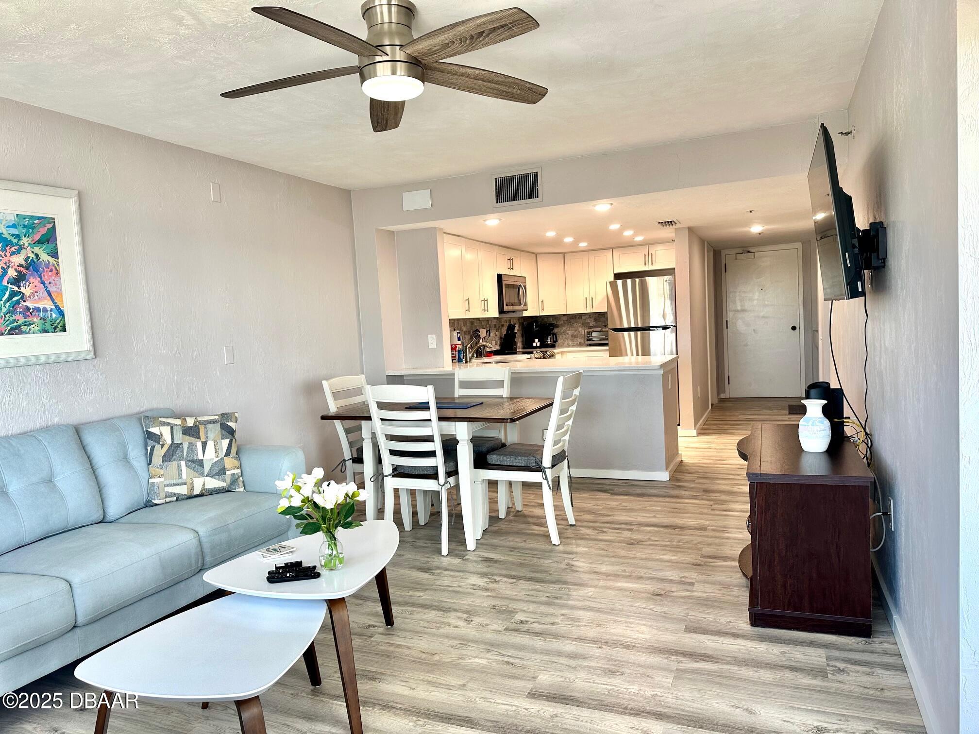 2615 S Atlantic Avenue 4G