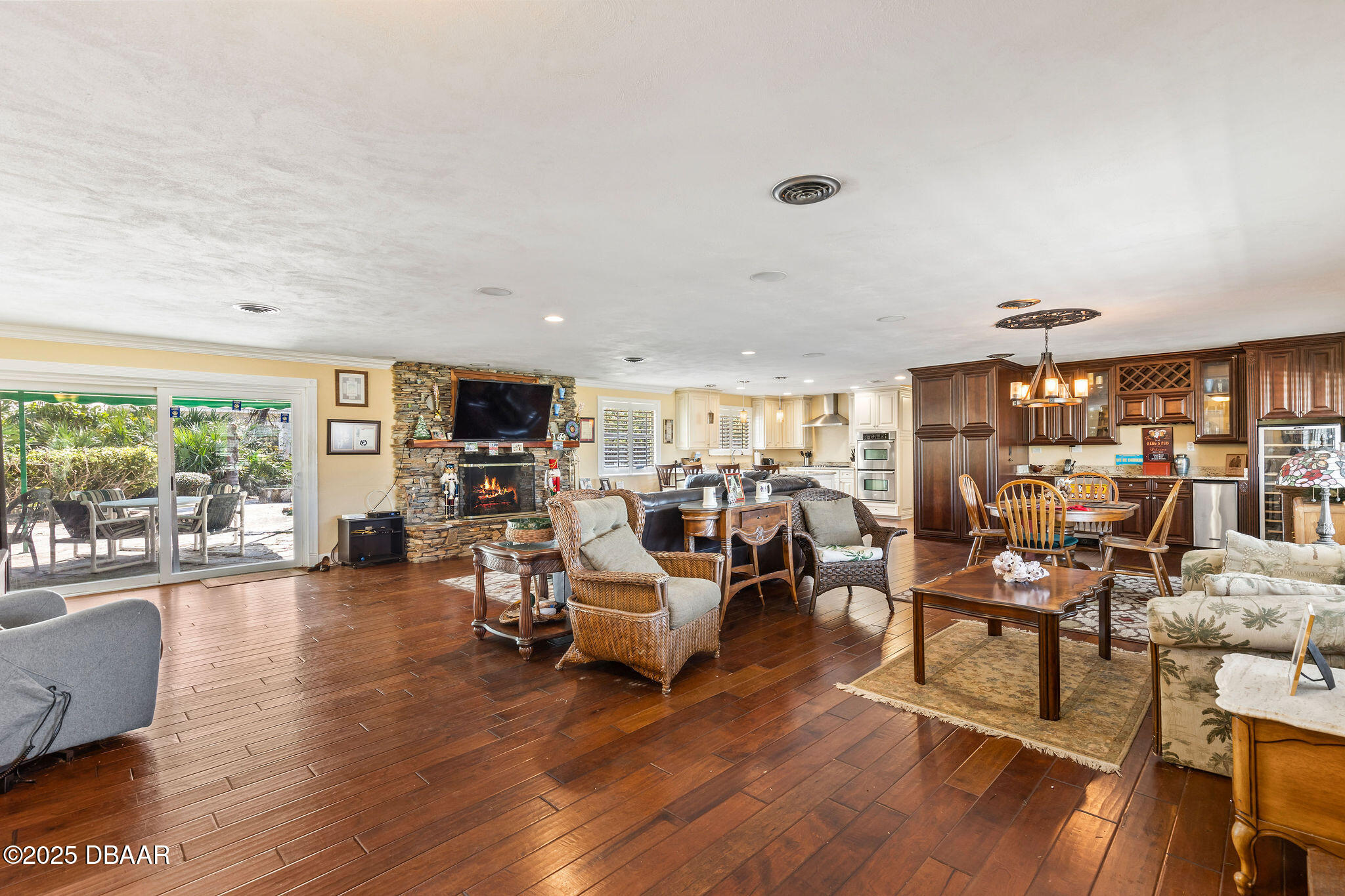 122 University Circle