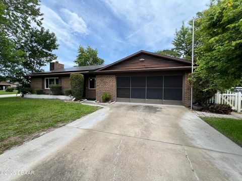 180 Pine Grove Court Daytona Beach FL 32119