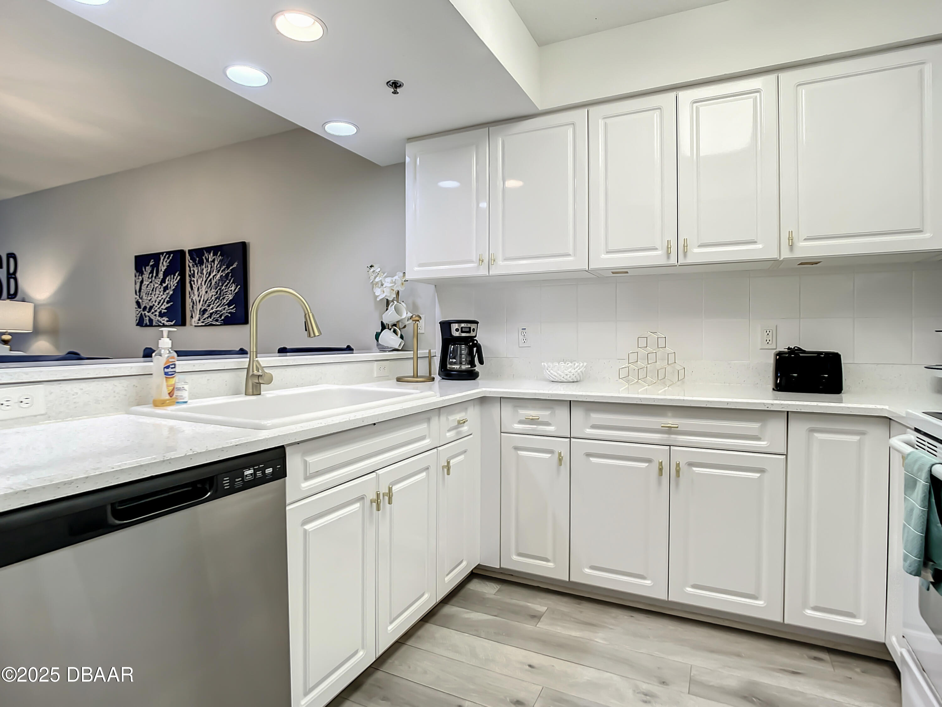 5300 S Atlantic Avenue 10-205