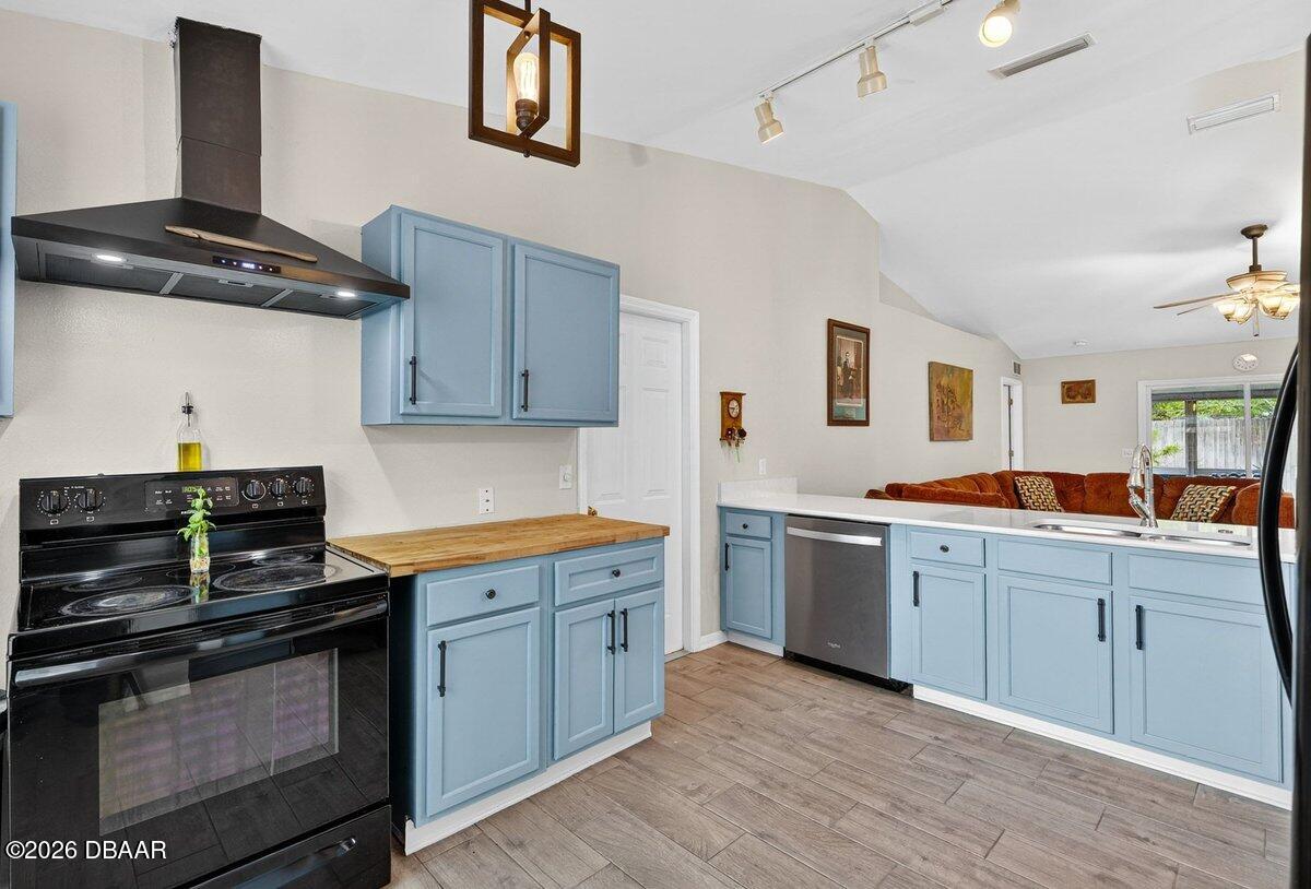 3223 Travelers Palm Drive