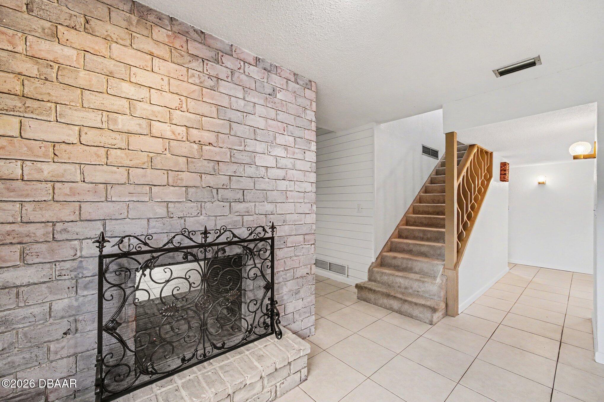909 Northbrook Drive