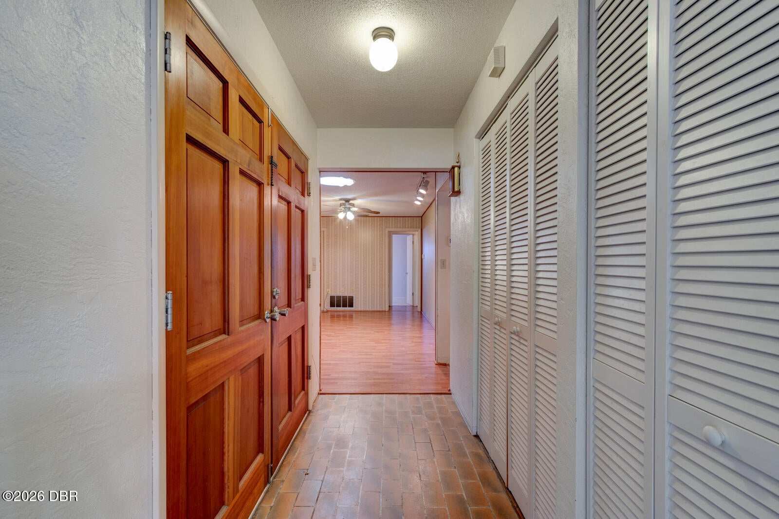 1653 Lawrence Circle