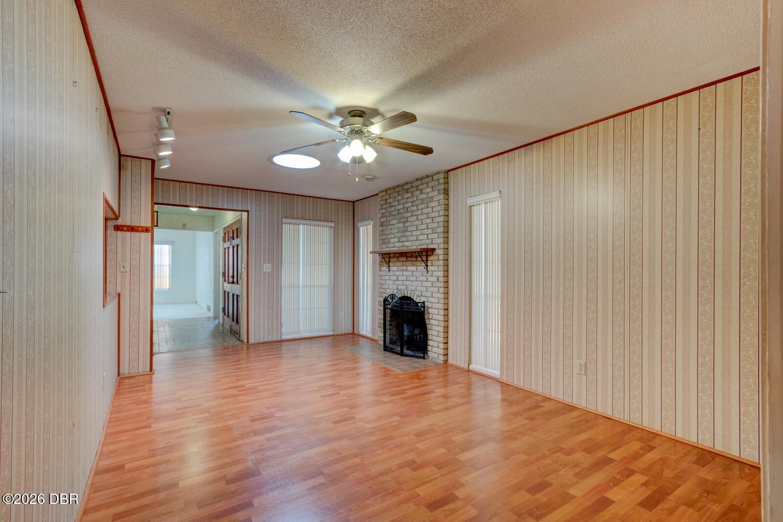 1653 Lawrence Circle