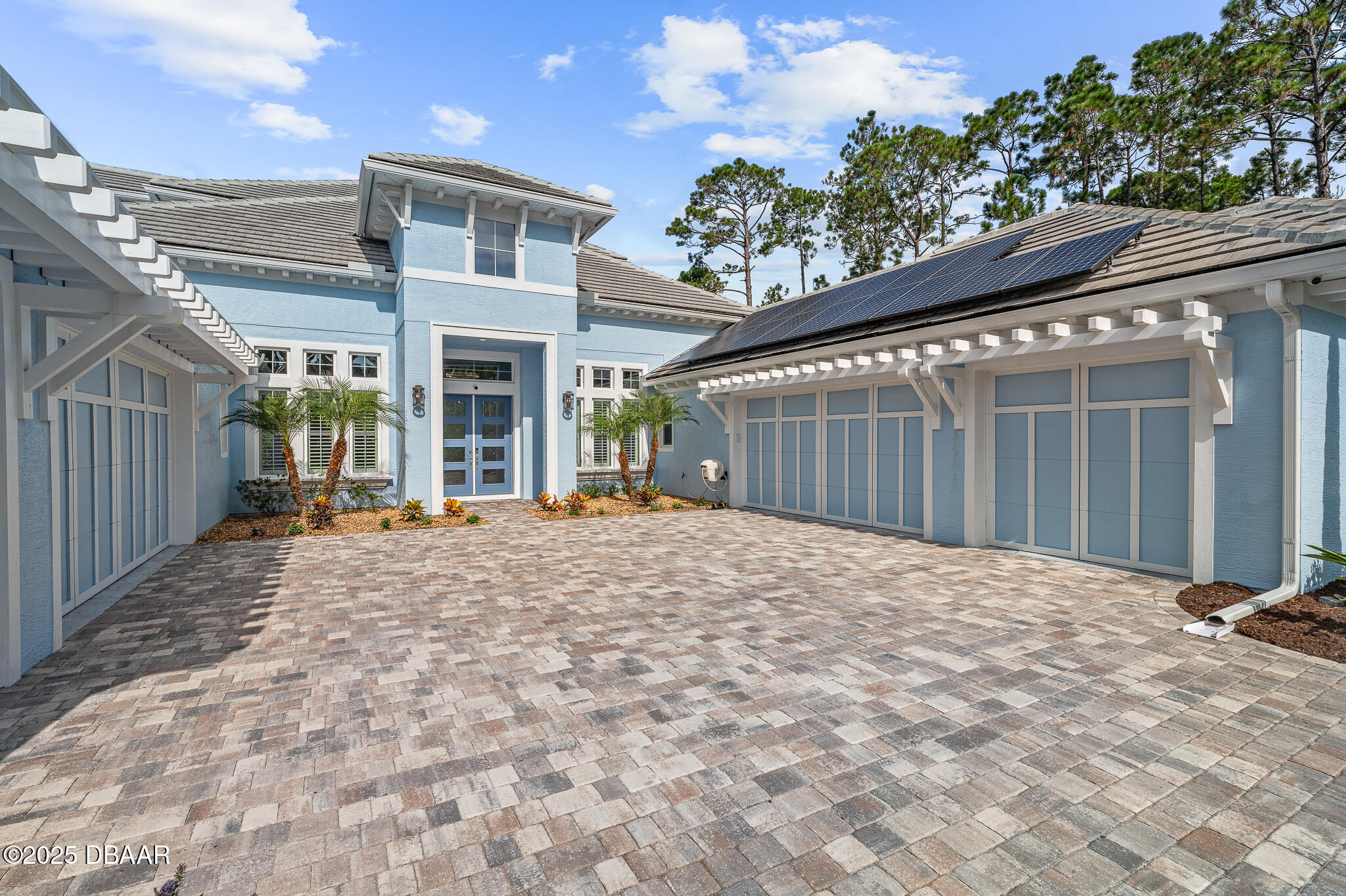 998 Downshire Lane