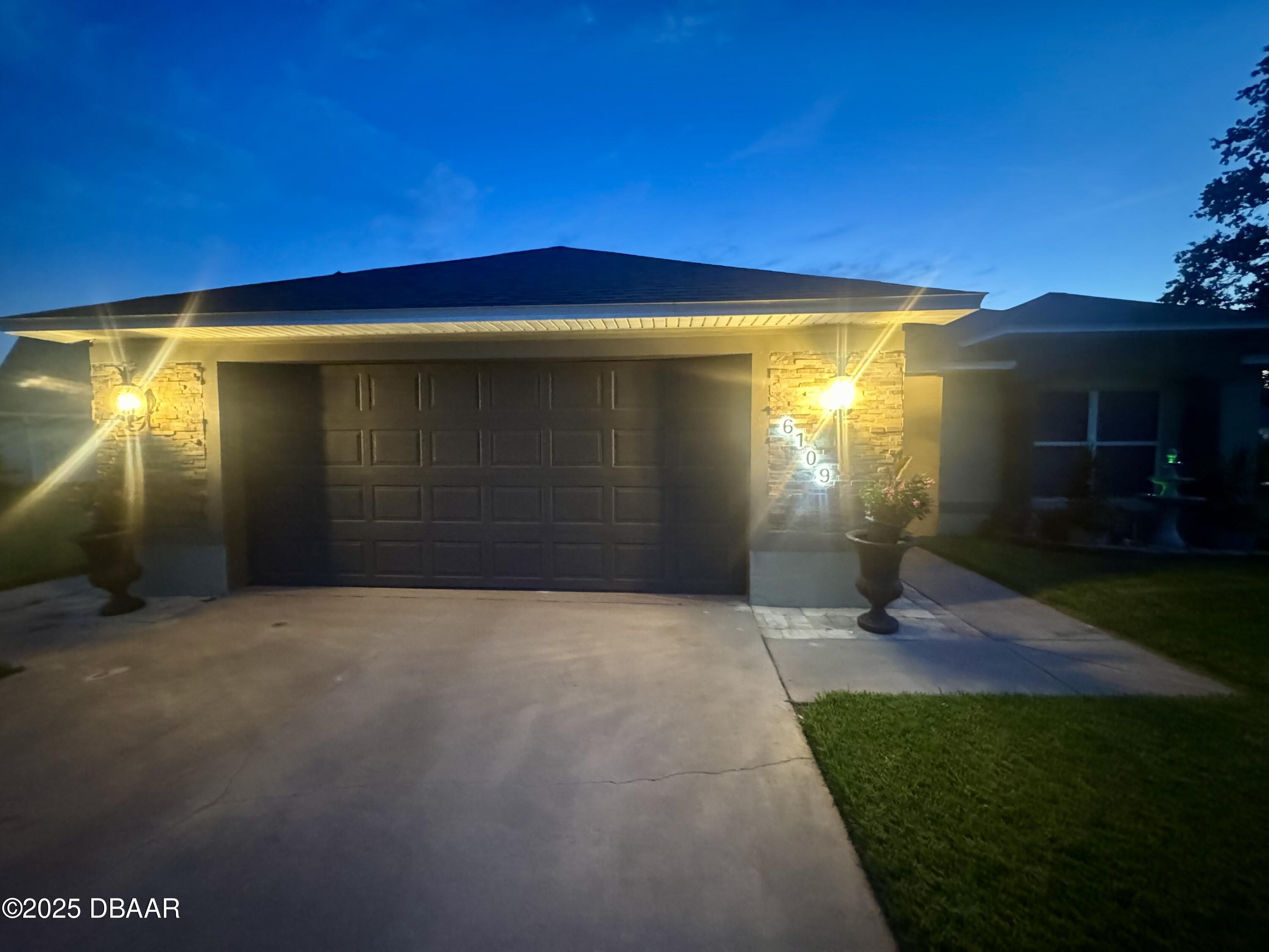 6109 Sabal Point Circle