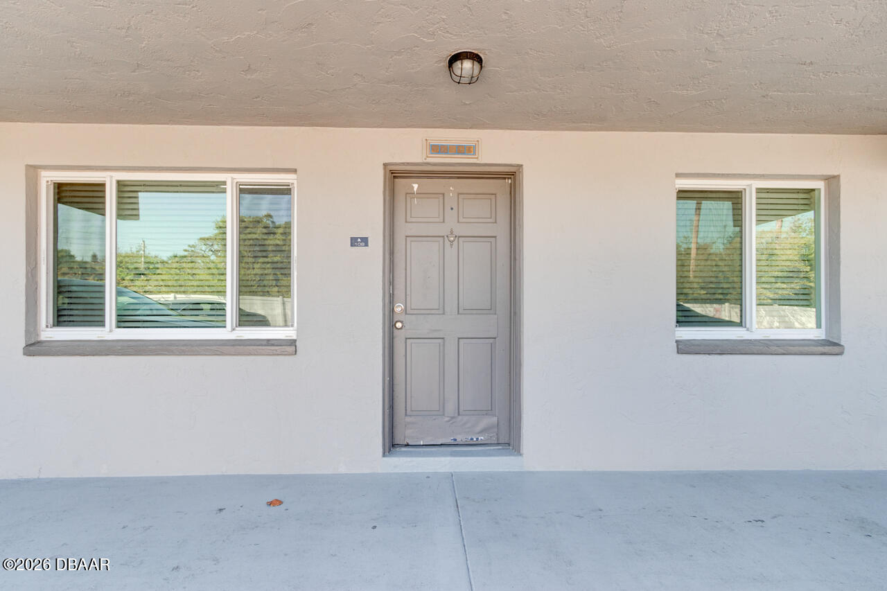 900 S Peninsula Drive