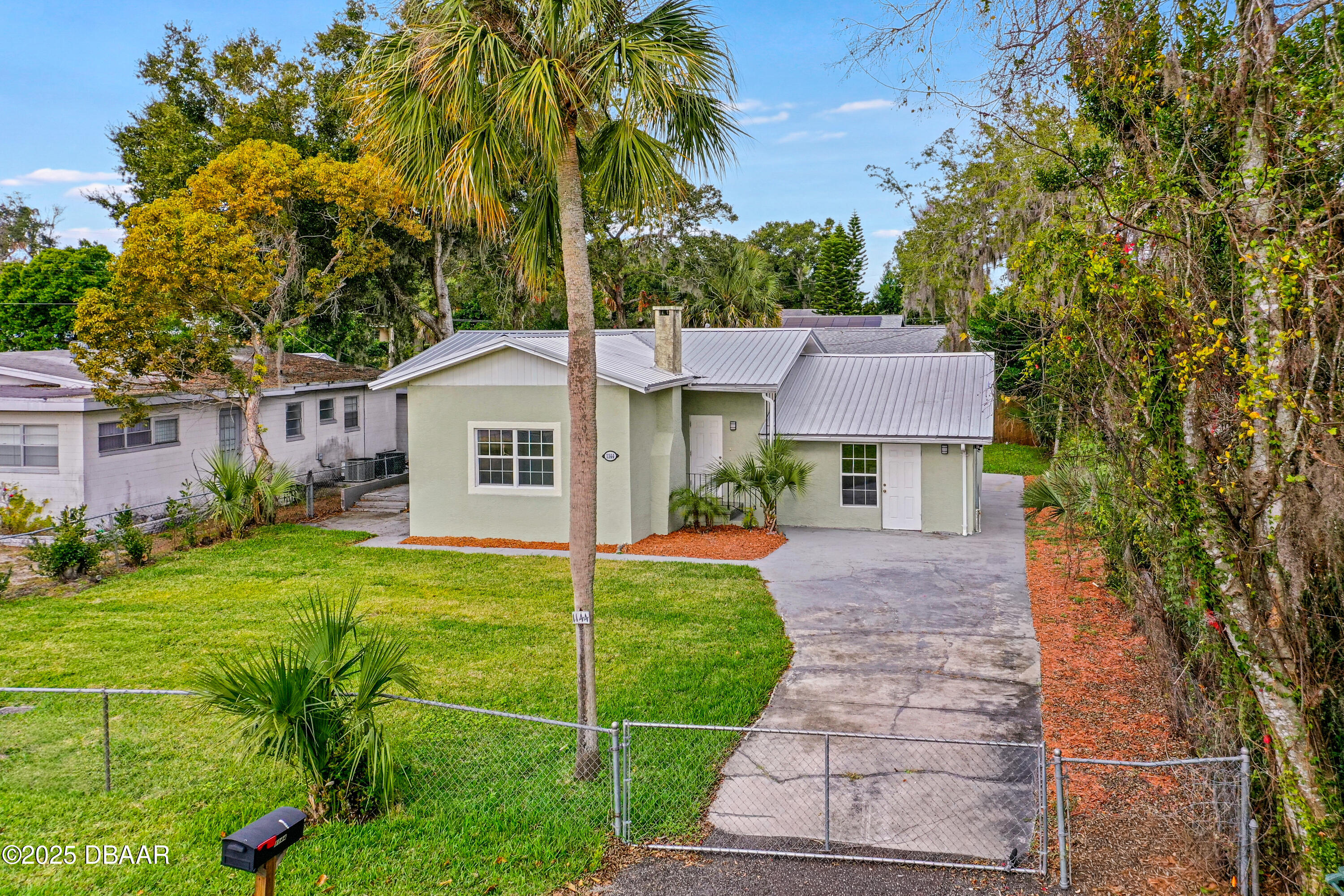 1144 Hillcrest Drive