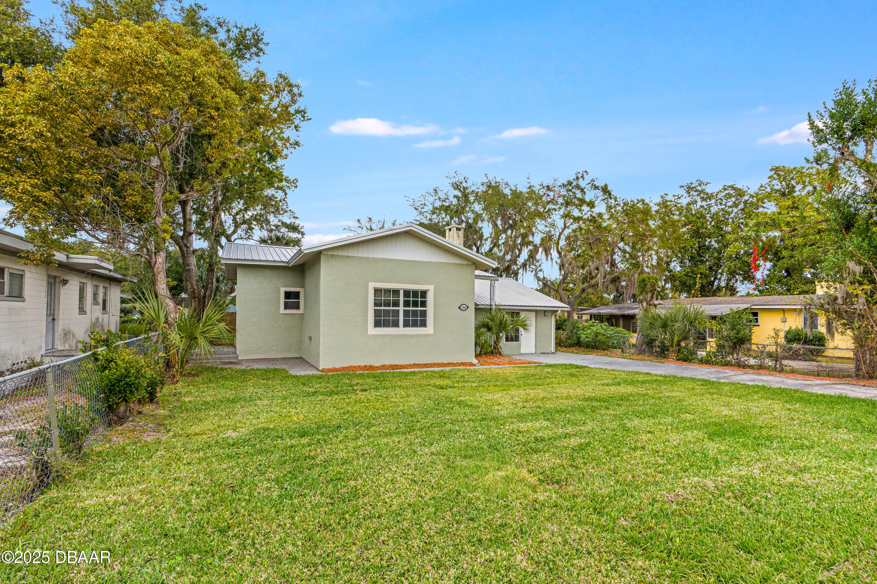 1144 Hillcrest Drive