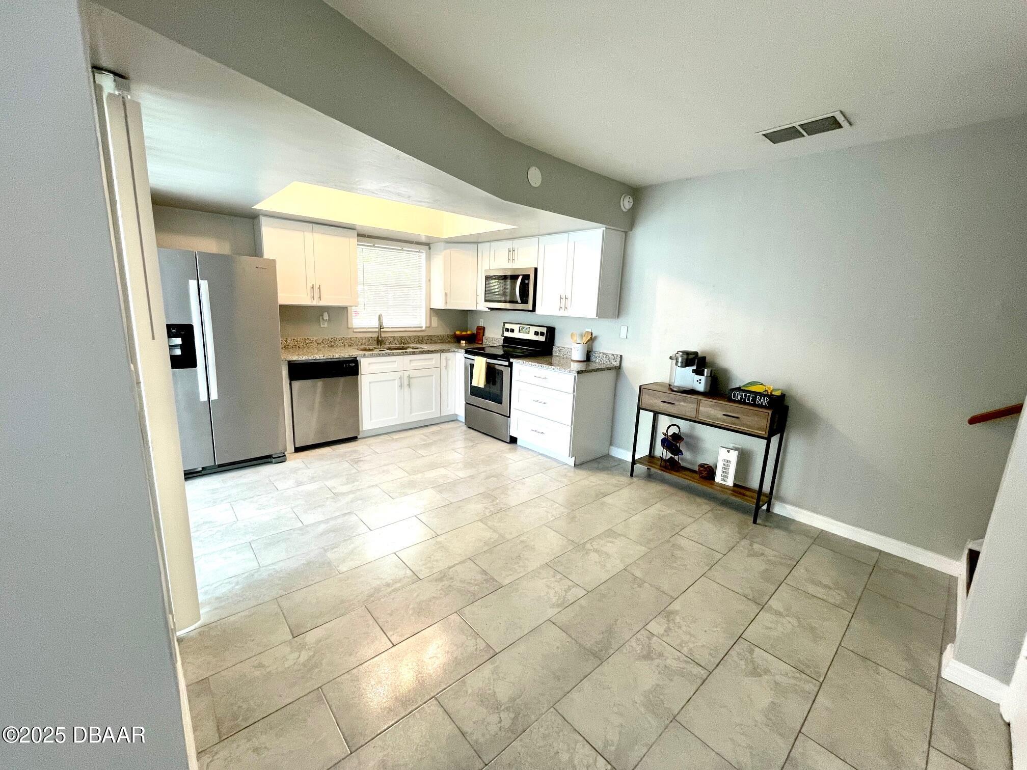 2 Springwood Square