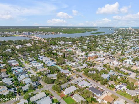 A home in New Smyrna Beach