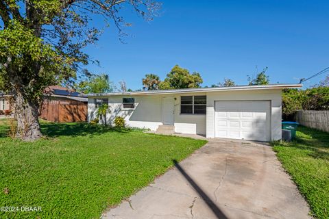 A home in Holly Hill