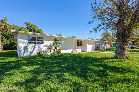 A home in Holly Hill