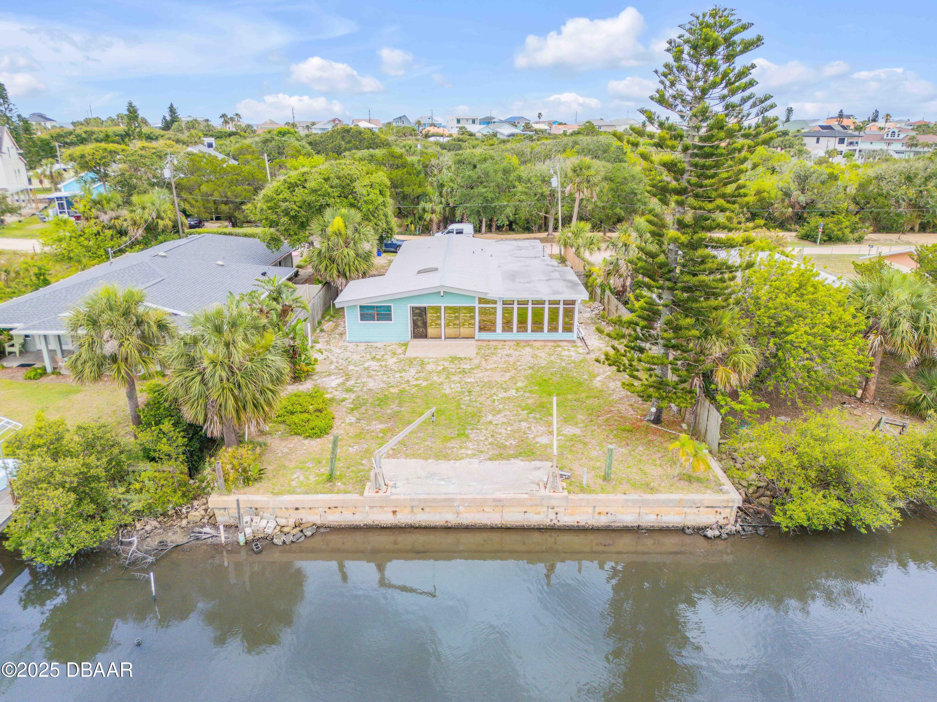 2582 Lakeshore Drive
