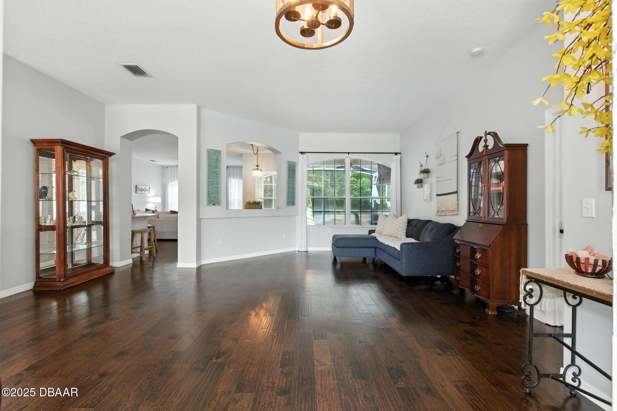1908 Creekwater Boulevard