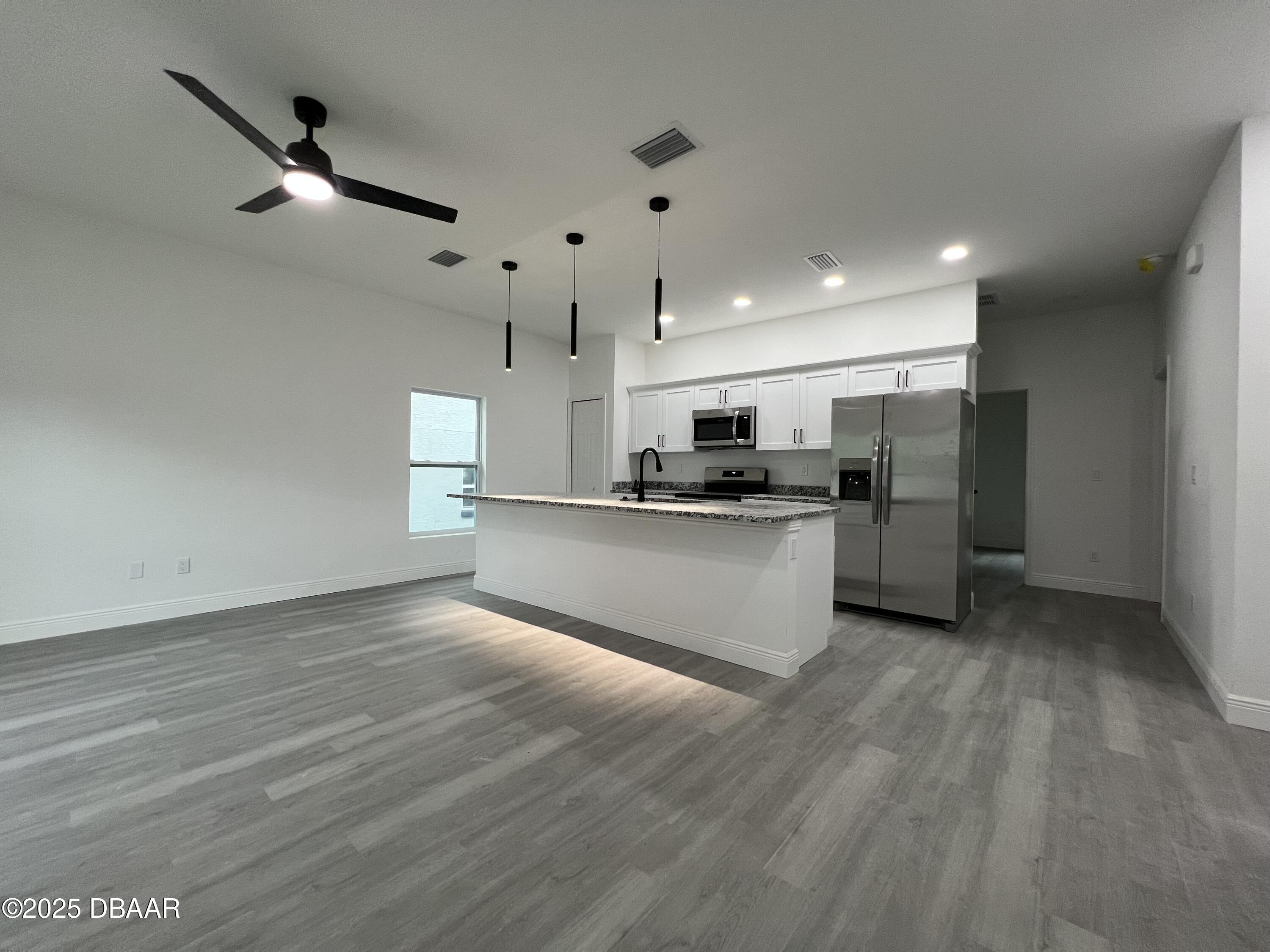 516 Model Street